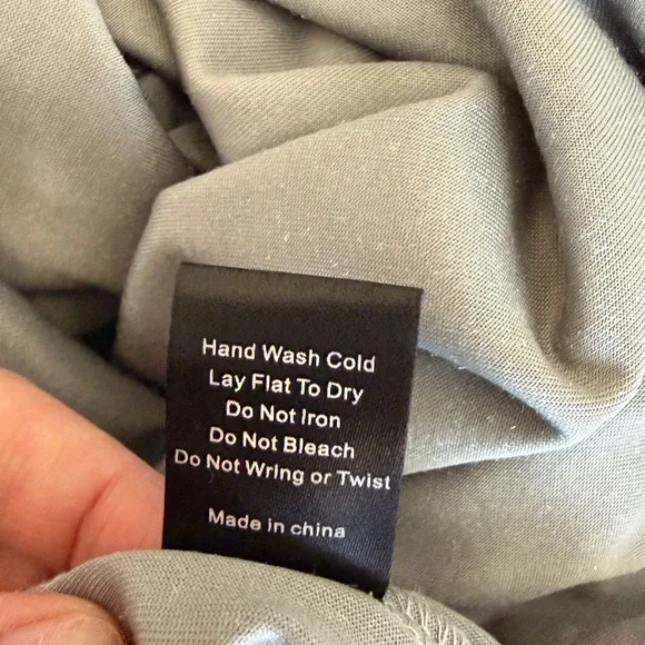 POL Minot Oversized V-Neck Velvet Top - Picture 9 of 9